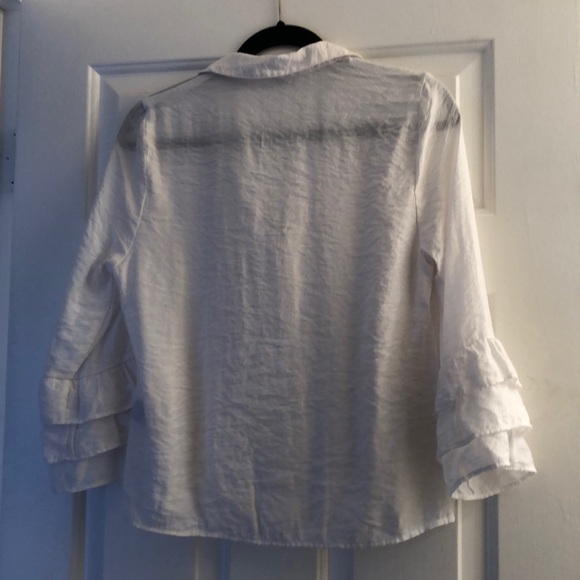 white linen shirt with ruffle sleeves - Picture 2 of 2